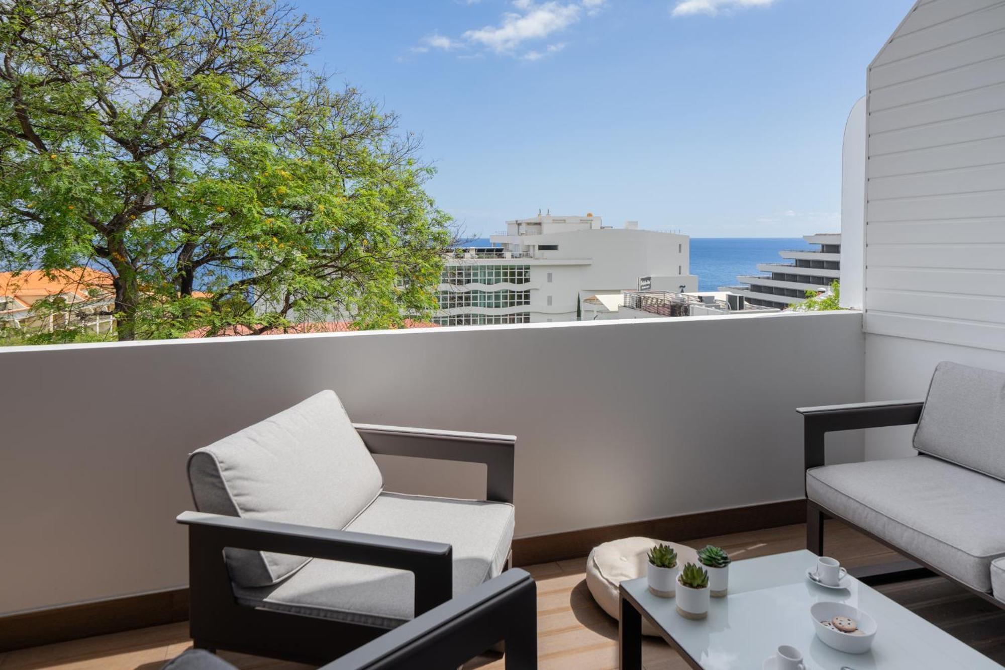 Lido II By An Island Apart Funchal  Buitenkant foto