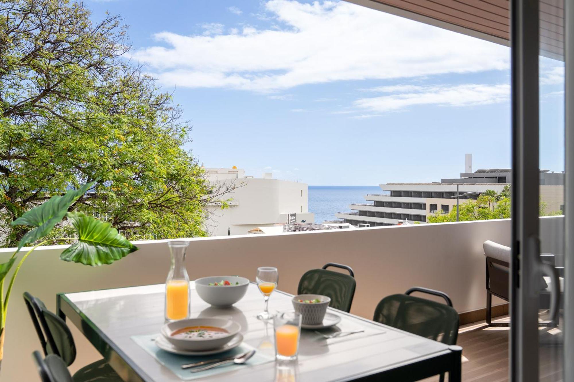 Lido II By An Island Apart Funchal  Buitenkant foto